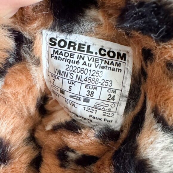 SOREL • Mail Run Leopard Faux-Fur Slippers - Picture 12 of 13